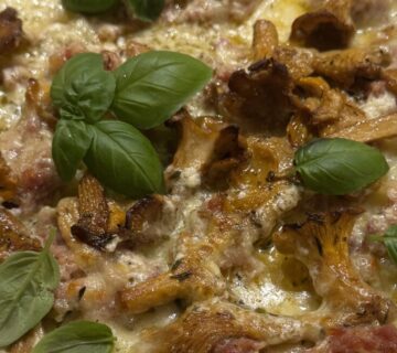 Dobra domowa pizza (przepis dopracowany w warunkach domowych)